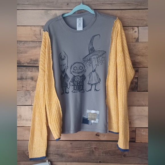 Upcycled Gray Graphic Tee with Yellow Knit Sleeves - Picture 3 of 12